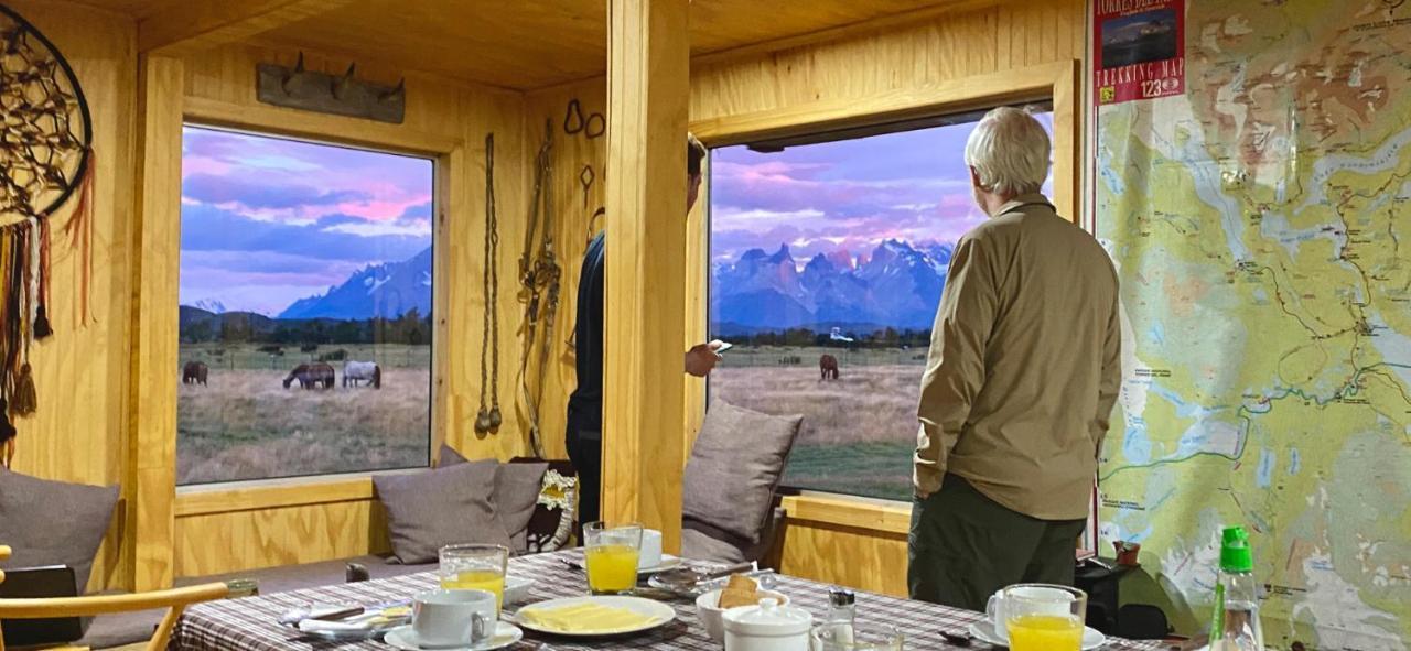 Vista Al Paine - Refugio De Aventura Bed & Breakfast Torres del Paine National Park Exterior photo